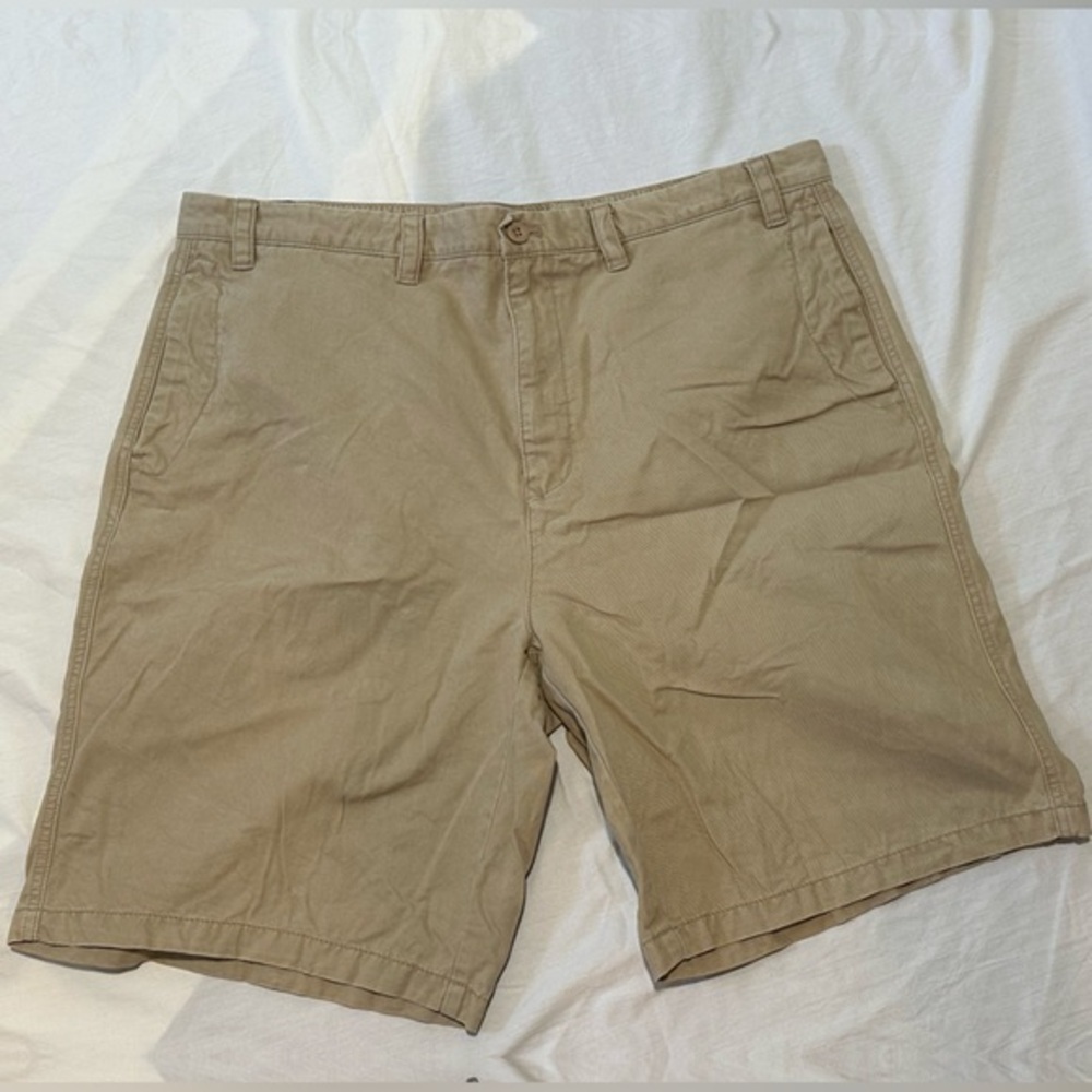 Izod chino shorts